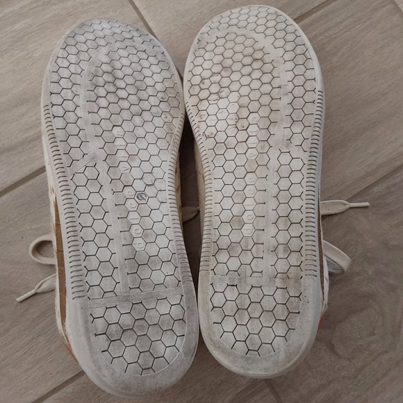 Dolce Vita Multi-color Hair on Hide Sneakers. Size 9.5 - Picture 6 of 6